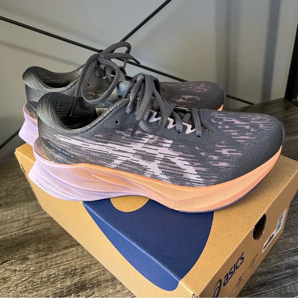 ASICS Novablast 3